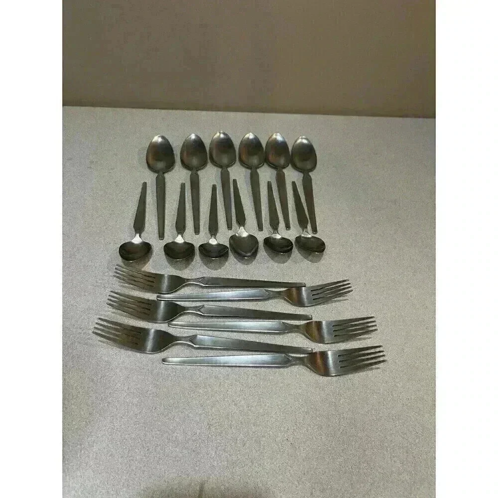 Stanley Roberts Cortina Stainless‎ Flatware Japan 18 Piece Service